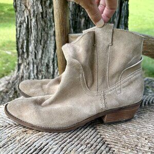 Dolce Vita Distressed Slouchy Ankle Boots Beige Size 10 SO CUTE!!!!!!